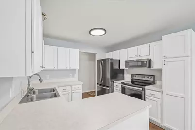 2598 Woodcliff Trail, Hartland, MI 48353 - Photo 15