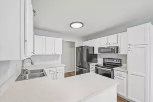 2598 Woodcliff Trail, Hartland, MI 48353 - Photo 15