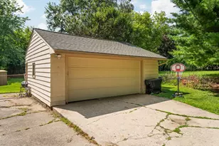 284 Highlake Ave, Ann Arbor, MI 48103 - Photo 5