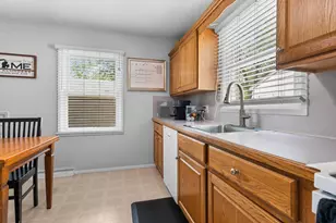 284 Highlake Ave, Ann Arbor, MI 48103 - Photo 15