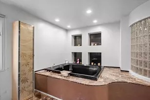 2361 Delaware Dr, Ann Arbor, MI 48103 - Photo 17