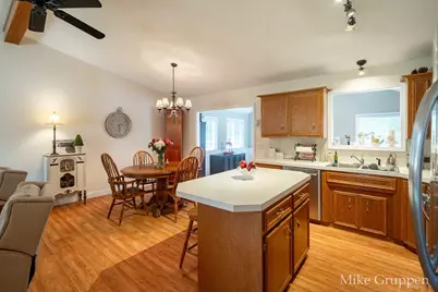 2565 Spring Court, Zeeland, MI 49464 - Photo 15