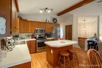 2565 Spring Court, Zeeland, MI 49464 - Photo 13