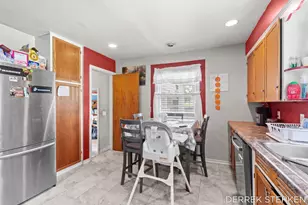 205 N Franklin St, Zeeland, MI 49464 - Photo 9