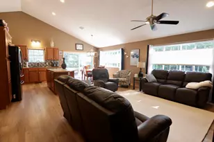 6829 Wintergreen Dr, Fruitport, MI 49415 - Photo 5