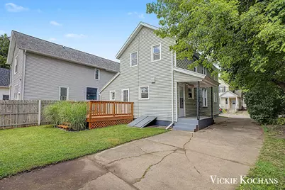 620 Davis Avenue NW, Grand Rapids, MI 49504 - Photo 33