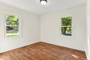 130 Saratoga Ave, Battle Creek, MI 49037 - Photo 13