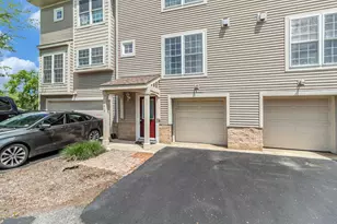 1017 Bluestem Ln, Ann Arbor, MI 48103 - Photo 3