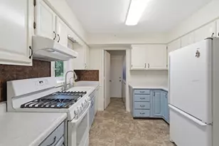 1090 5th St, Plainwell, MI 49080 - Photo 9