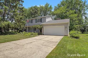 2136 Rolling Hills Dr SE, Grand Rapids, MI 49546 - Photo 3