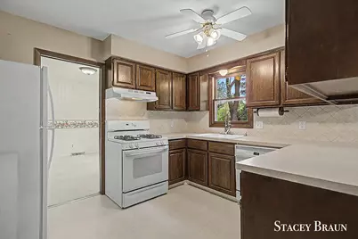 2136 Rolling Hills Drive SE, Grand Rapids, MI 49546 - Photo 7
