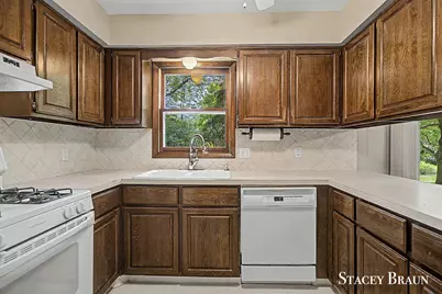 2136 Rolling Hills Drive SE, Grand Rapids, MI 49546 - Photo 5