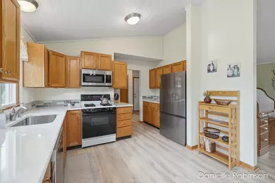6829 12 Mile Road NE, Rockford, MI 49341 - Photo 19