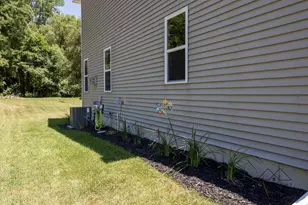415 Edgewood Pass, Fenton, MI 48430 - Photo 29