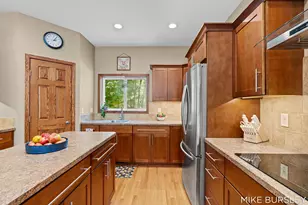 3040 Jamestown Ln, Fruitport, MI 49415 - Photo 9