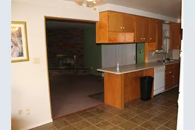 11717 Tecumseh Avenue, Bedford, MI 48239 - Photo 9