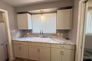 4697 Pelham St, Dearborn Heights, MI 48125 - Photo 5