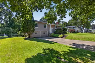 2130 Creglow Dr, Jackson, MI 49203 - Photo 3