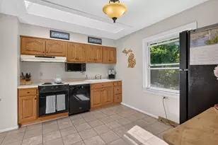 2130 Creglow Dr, Jackson, MI 49203 - Photo 13