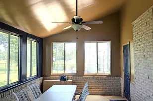 25964 Kilreigh Dr, Farmington, MI 48336 - Photo 19