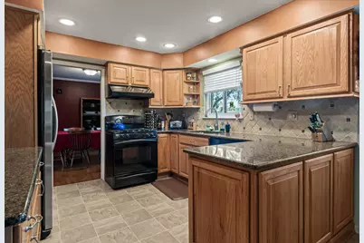 25964 Kilreigh Drive, Farmington, MI 48336 - Photo 15
