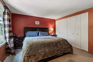 25964 Kilreigh Dr, Farmington, MI 48336 - Photo 23