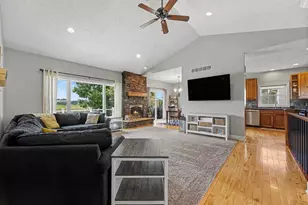 3883 Kentucky Ln, Hudsonville, MI 49426 - Photo 5