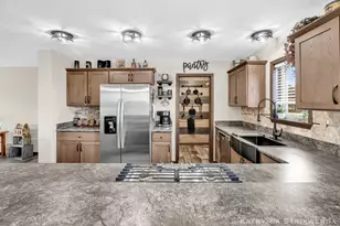 2256 S Cochran Rd, Charlotte, MI 48813 - Photo 13