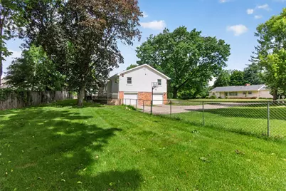2000 Cascade Drive, Jackson, MI 49203 - Photo 33