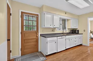 2000 Cascade Dr, Jackson, MI 49203 - Photo 11