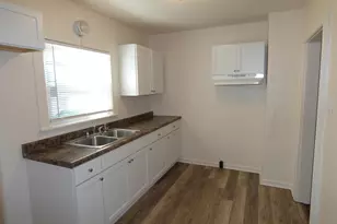 183 Searles Ave, Benton Harbor, MI 49022 - Photo 17