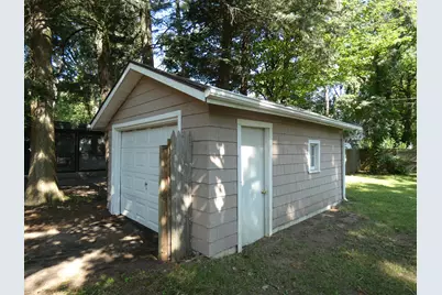 183 Searles Avenue, Benton Harbor, MI 49022 - Photo 7