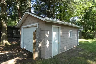 183 Searles Ave, Benton Harbor, MI 49022 - Photo 7