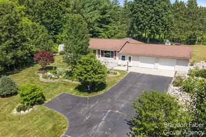 6660 Vinton Avenue NW, Comstock Park, MI 49321 - Photo 1