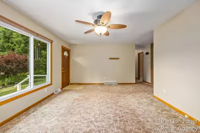 6660 Vinton Avenue NW, Comstock Park, MI 49321 - Photo 7