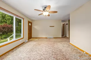 6660 Vinton Ave NW, Comstock Park, MI 49321 - Photo 7
