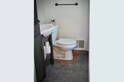305 Chestnut Avenue, Hazel Park, MI 48030 - Photo 5
