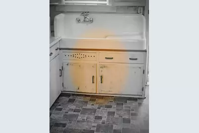 305 Chestnut Avenue, Hazel Park, MI 48030 - Photo 9