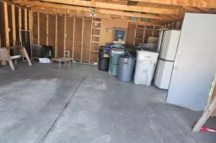 305 Chestnut Ave, Hazel Park, MI 48030 - Photo 13