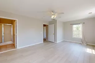 2854 S Knightsbridge Cir, Ann Arbor, MI 48105 - Photo 9
