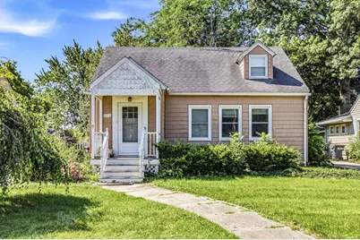 912 Kingsley Avenue, Saint Joseph, MI 49085 - Photo 1
