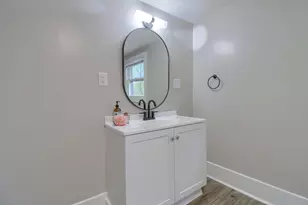 127 Bates St, Jackson, MI 49202 - Photo 21