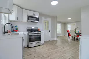 127 Bates St, Jackson, MI 49202 - Photo 11