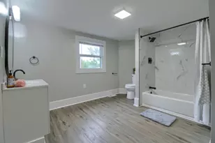 127 Bates St, Jackson, MI 49202 - Photo 15