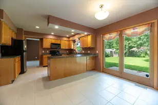 7124 Hickory Point Dr W, Portage, MI 49024 - Photo 17
