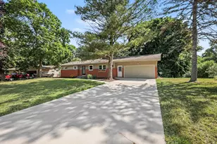 2639 Rockhill Dr NE, Grand Rapids, MI 49525 - Photo 5