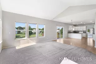 8626 Sun Tree Ln, Zeeland, MI 49464 - Photo 7