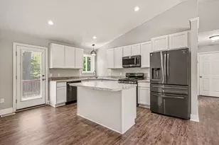 86 Dunton Ave, Holland, MI 49424 - Photo 9