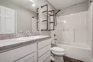 86 Dunton Ave, Holland, MI 49424 - Photo 13