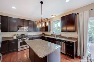 51152 E Bourne Terrace, Novi, MI 48374 - Photo 3